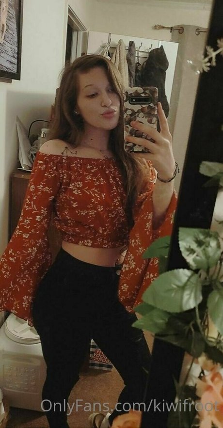 Kiwifroot erotic actress picture