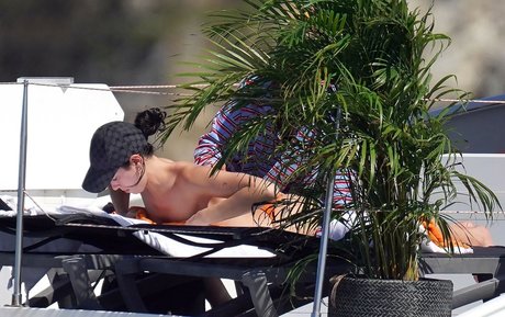 chicks with dicks onlyfans hot images