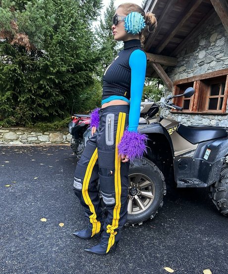 thick ass onlyfans art naked galleries