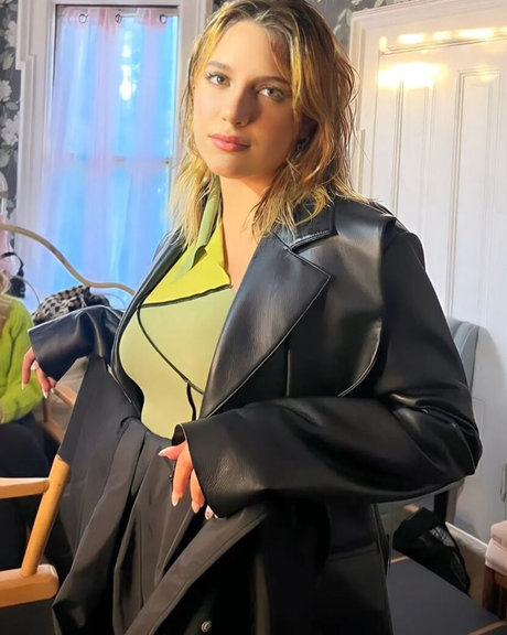 Mackenzie Ziegler sex model photo