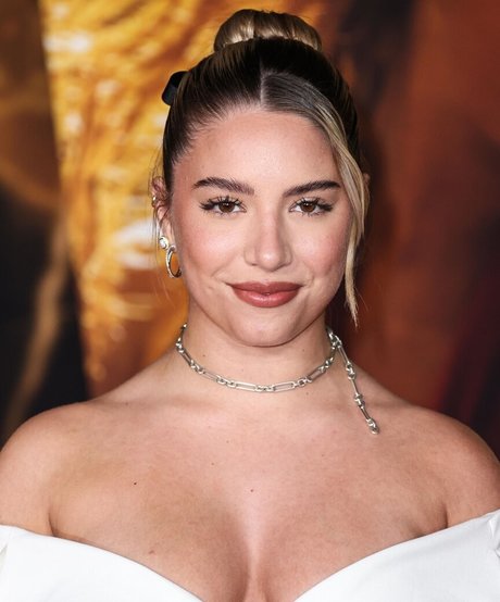 Mackenzie Ziegler naked actress picture