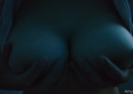 hotterthanhellxx naked actress picture