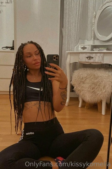 kissykornelia pornographic actress pic