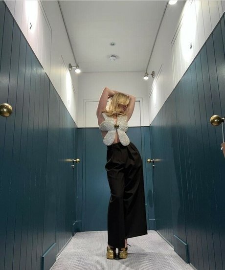 huge fake tits onlyfans porn img