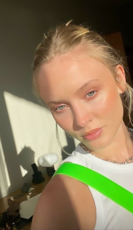 Zara Larsson star exclusive photo