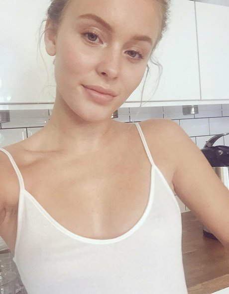 Zara Larsson star erotic archive