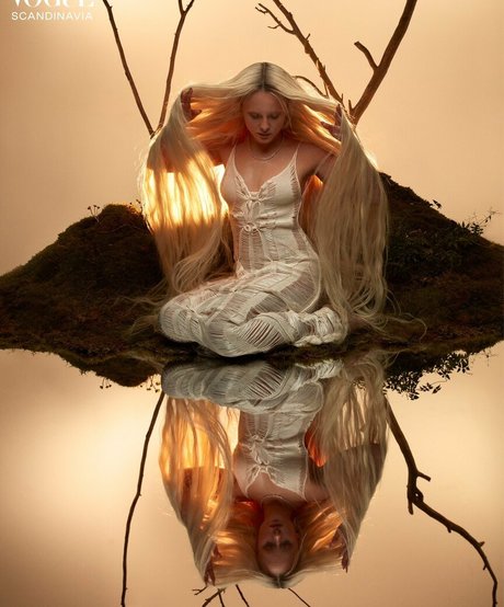 Zara Larsson star adult picture