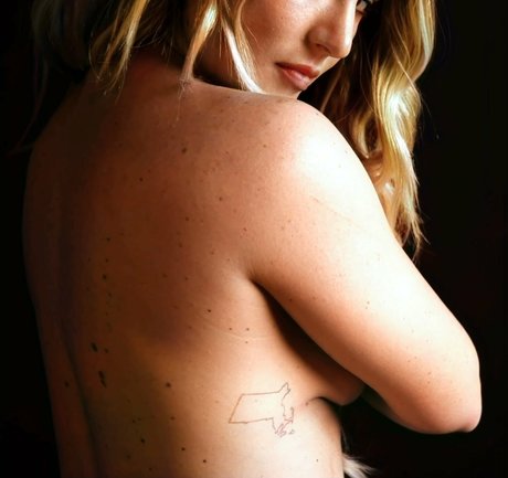 Joanna Jojo Levesque erotic actress pic