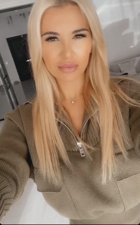 college girl onlyfans beautiful naked image