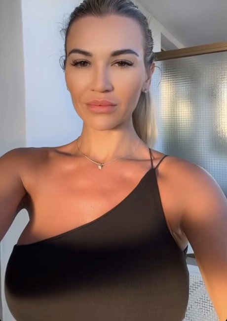 asian blonde onlyfans sexy xxx pics