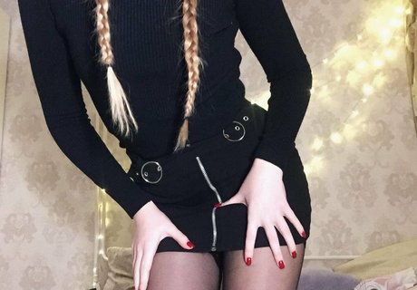 baby333rlia naked star img