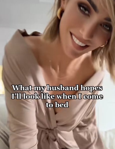 Frankie Bridge xxx pornstar photo