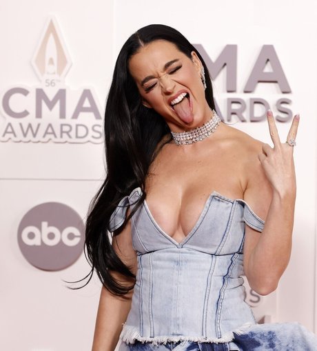 Katy Perry hot actress photos