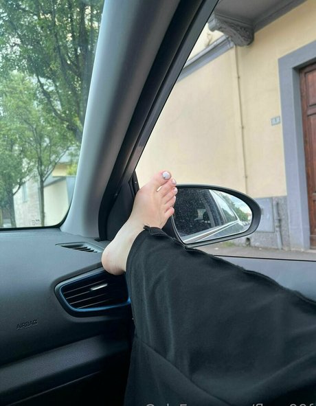 flora99f model naked pictures