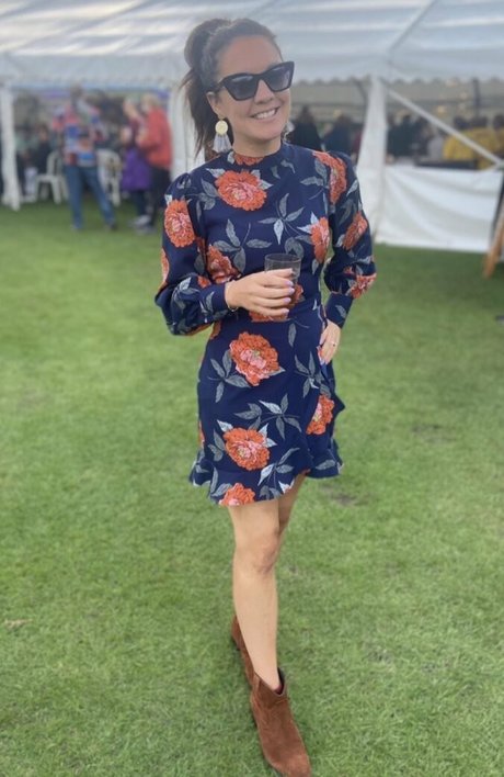 Laura Tobin model erotic galleries