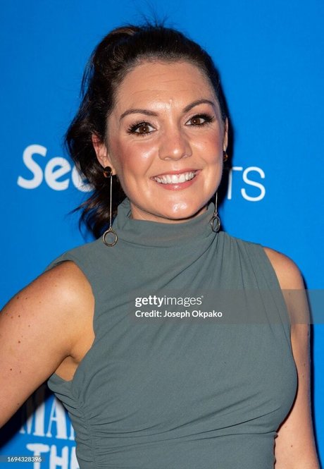 Laura Tobin model erotic pics