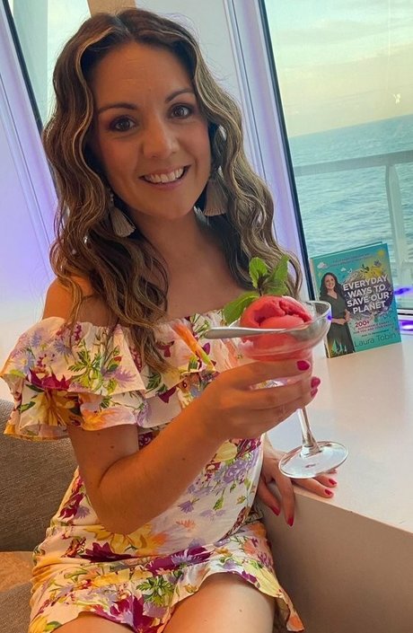 Laura Tobin hd model img