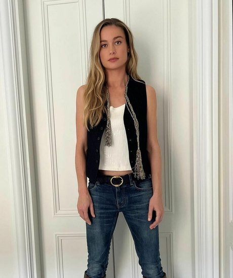 big tits brunette onlyfans free sex gallery