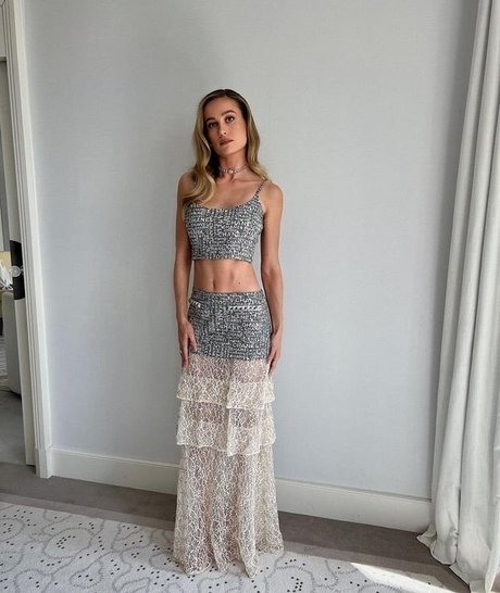 Brie Larson model nudes picture