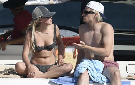 thick ass onlyfans free nude pictures