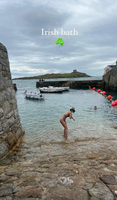 Shelley Hennig model xxx image