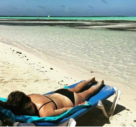 Shelley Hennig adult star photos