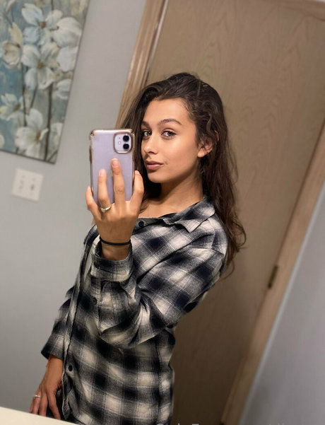 diydes pretty actress pics