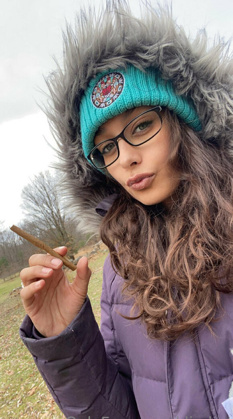 diydes model pornographic image