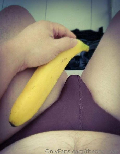 theory bear exclusive actress pic