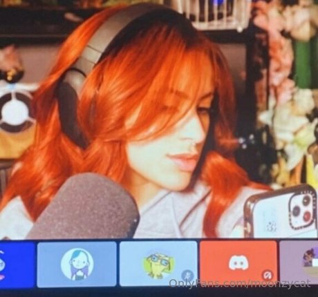 Moonzycat model perfect image