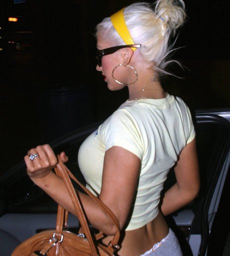 Christina Aguilera sexy actress picture