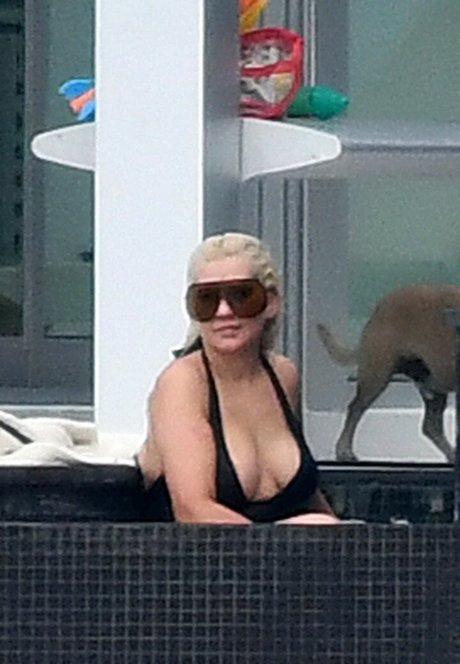 Christina Aguilera erotic star galleries