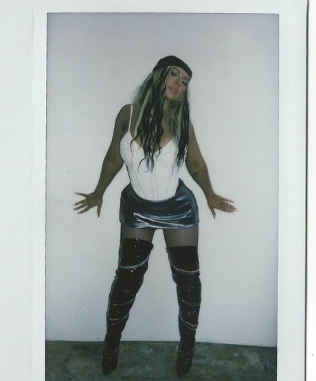 Christina Aguilera star img