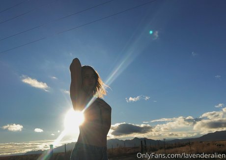 lavenderalien model beautiful img