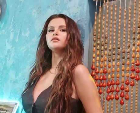 hairy legs onlyfans beautiful naked picture