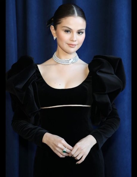 Selena Gomez pornographic star photo