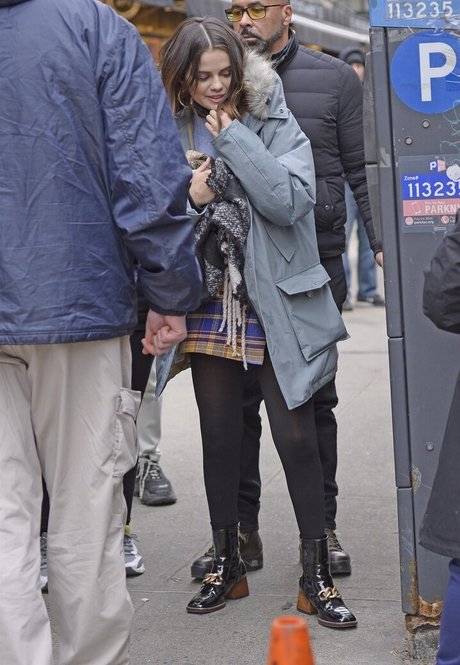 Selena Gomez star adult pics