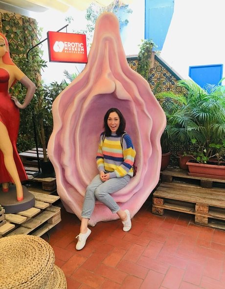 lilylabeau model exclusive img