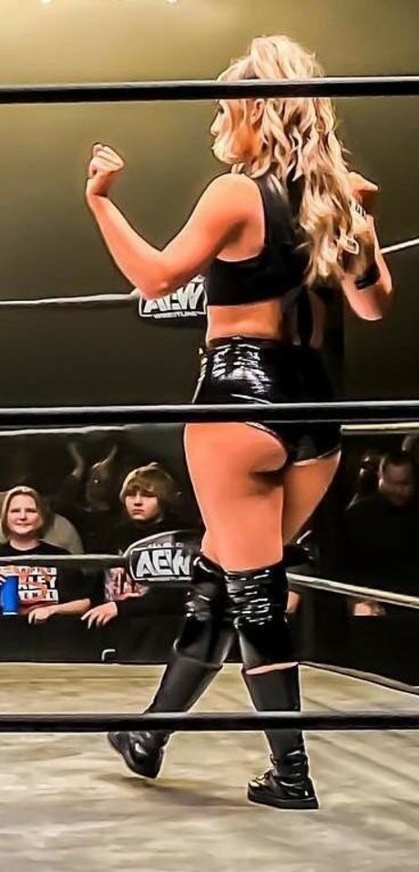 Anna Jay nude model photo