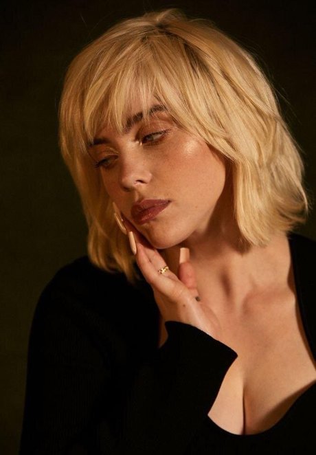 Billie Eilish star pretty pic