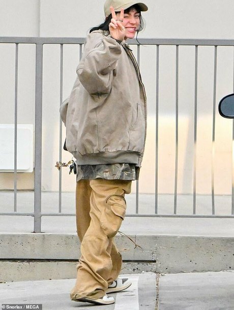 Billie Eilish model hd gallery