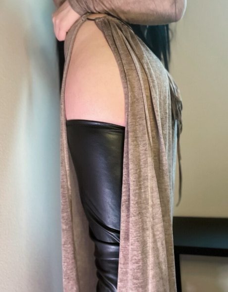 Hiso Neko exclusive star image