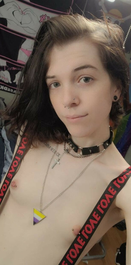 AwwtumnDaBottom model sex picture