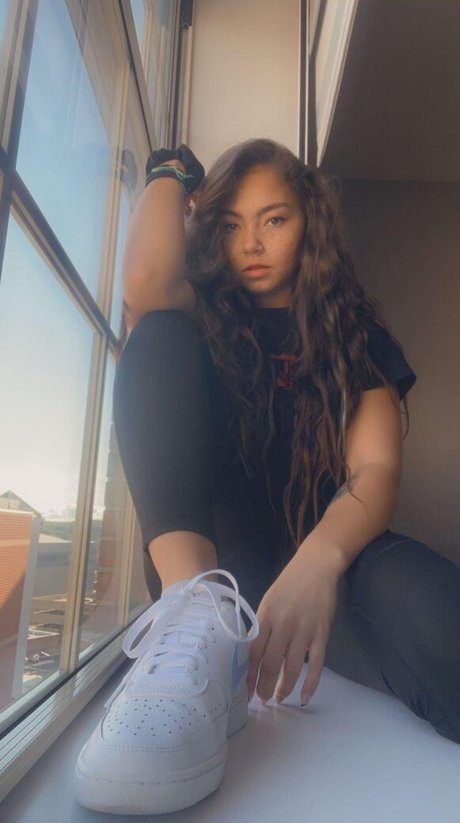 Skye Dolecki perfect model pic