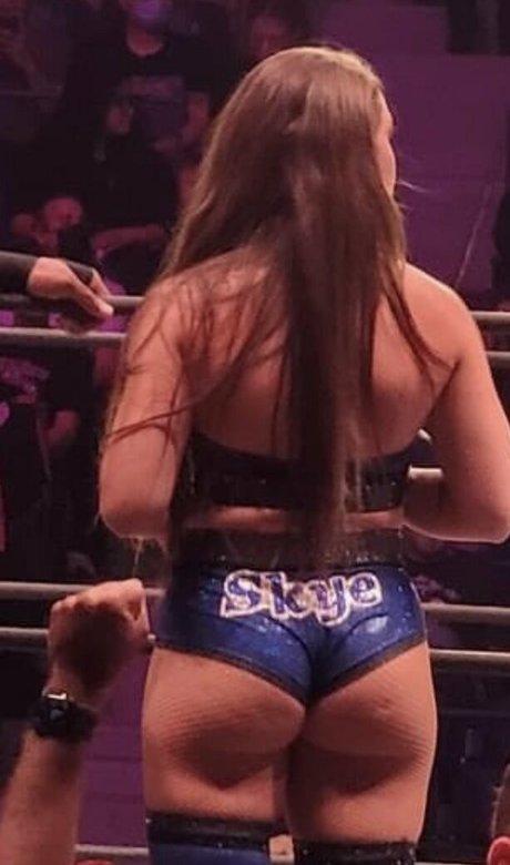 Skye Dolecki pornstar exclusive pics