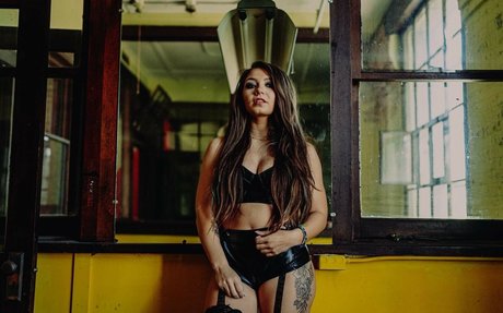 Skye Dolecki exclusive star photos