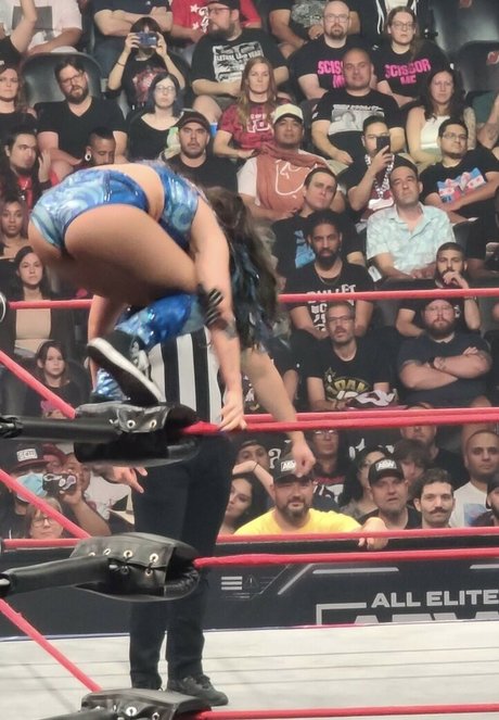 Skye Dolecki naked actress photos