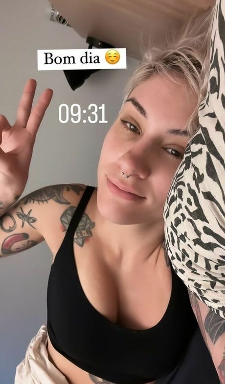 Mariana Ayres high quality model pic