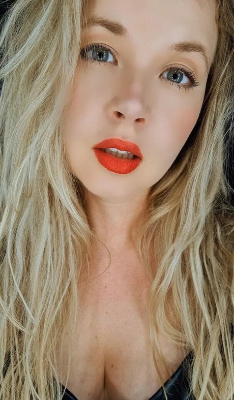 Valeriya ASMR pornstar adult pics