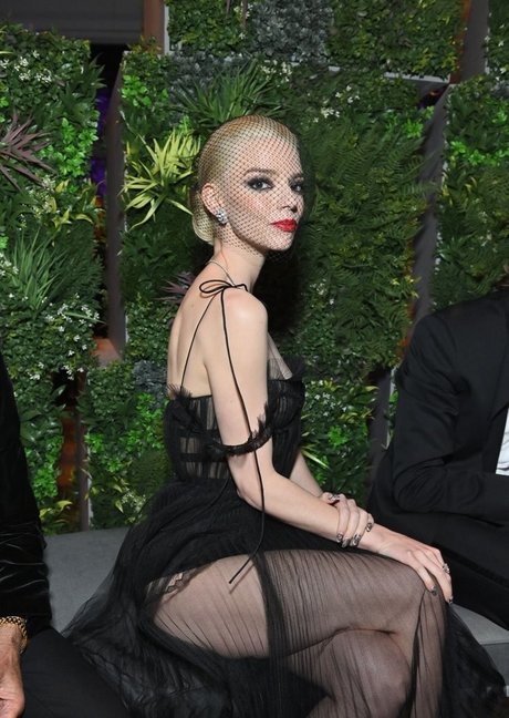 huge fake tits onlyfans beautiful pic